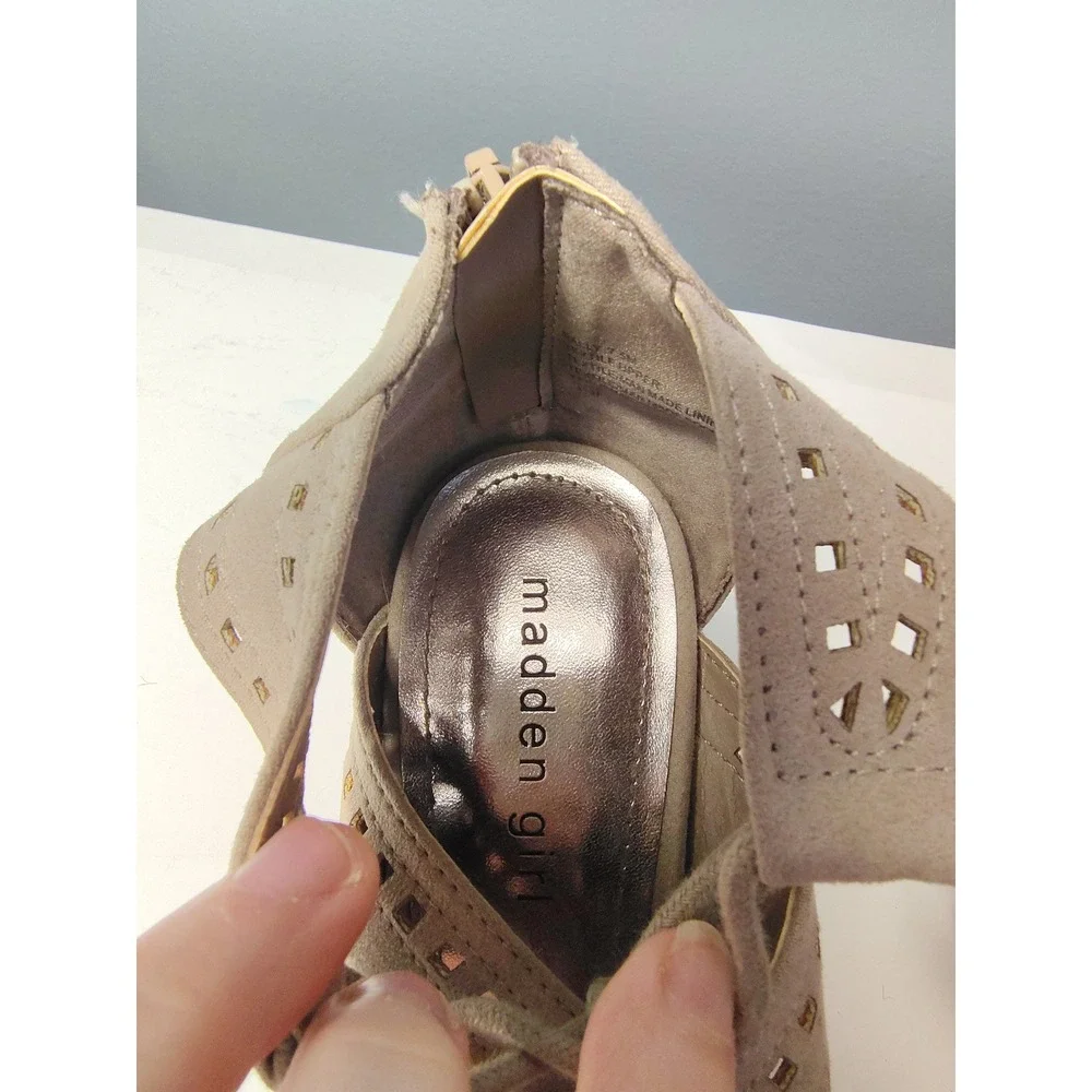 Madden Girl‎ RALLY Taupe Faux Suede Lace Up Cork Wedge Sandals Women 7.5 M